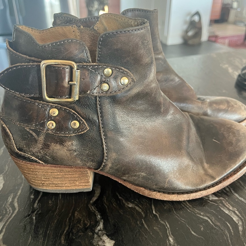 H By Hudson Distressed Brown Leather AnkleBoots wharness buckles biker cowboy 41